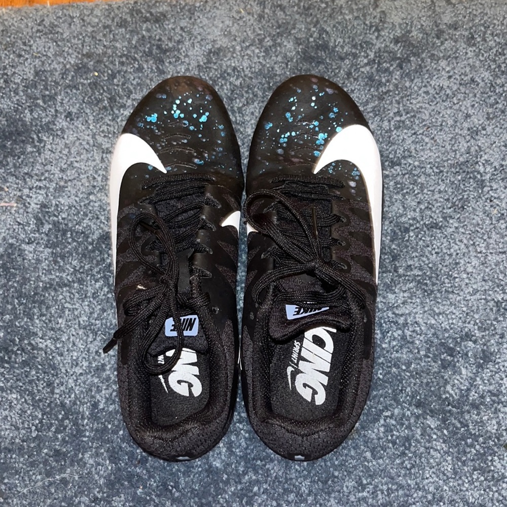 nike track spikes, comes with bag and spike remover